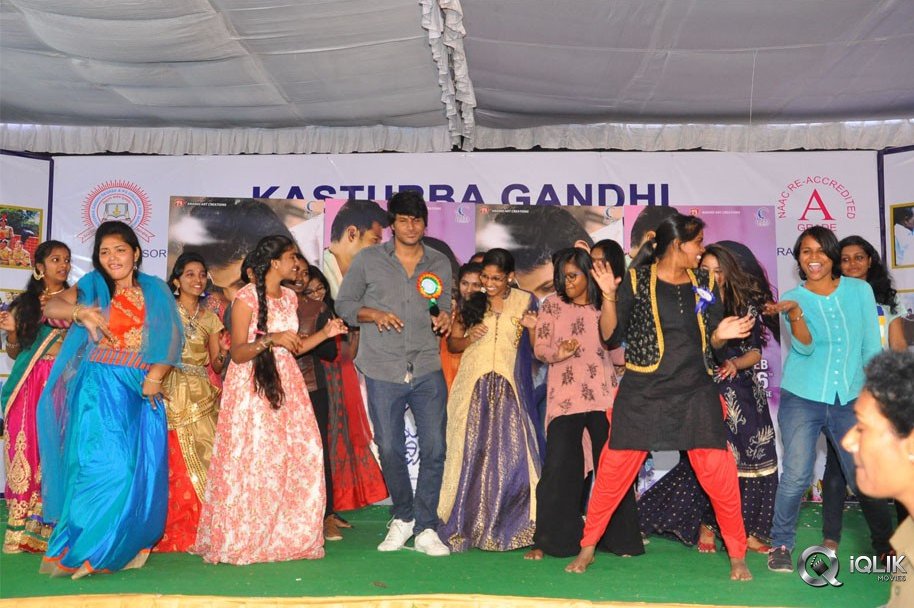 Manasuku-Nachindi-Movie-Team-At-Kasturba-Gandhi-College
